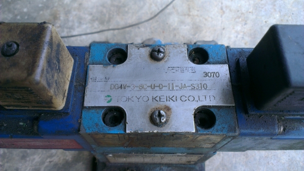 Sell> โซลินอยด์วาล์วมือสอง ของ Vickers Japan ครับ จัดส่งครับผม