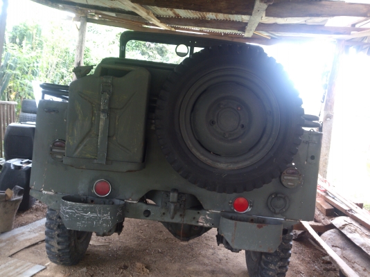 jeep cj3b เดิมทั้งคัน สีเดิม โทรถามก่อนครับ ยินดีคุย