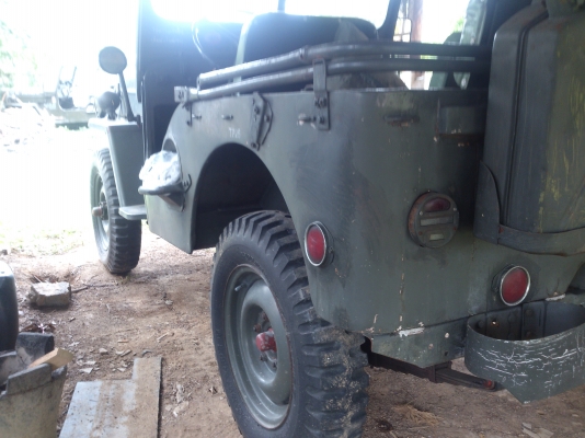 jeep cj3b เดิมทั้งคัน สีเดิม โทรถามก่อนครับ ยินดีคุย