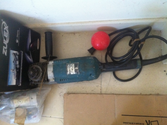 เครื่องเจียร์ MAKITA  GA9020