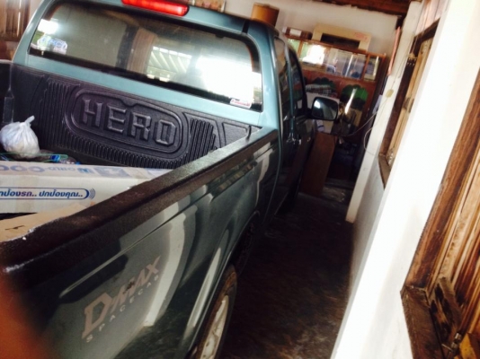 ขายด่วน อีซูซุ d-max turboตัวท็อปในรุ่น ปี 2546 รถบ้านของแท้ครับ วิ่งสองแสนกว่าโล ราคาต่อรองได้ครับ