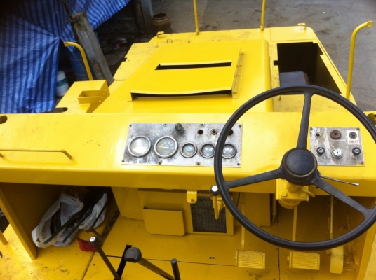 ขายด่วนรถบดล้อยาง9ล้อSAKAI TS150 ตรวจเช็คพร้อมใช้ เล่มทะเบียน