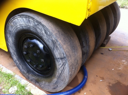 ขายด่วนรถบดล้อยาง9ล้อSAKAI TS150 ตรวจเช็คพร้อมใช้ เล่มทะเบียน