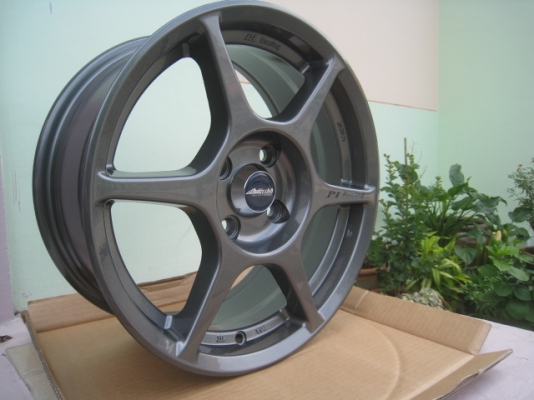 ขายล้อแม็กใหม่ Buddy club P1 racing 15"x6.5" et36 4รู100  พร้อมจุ๊ป Rays เป็นล้อใหม่ไม่เคยใช้งานครับ สนใจติดต่อเล็กคลองสาม (081-3747940)