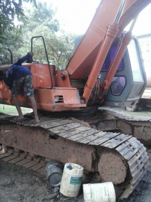 ขายฮิตาชิEX200-2 ไฟฟ้าตัดออก ราคา 650,000 บาท เจ้าของขายเอง ราคาต่อรองได้