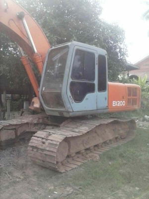ขายฮิตาชิEX200-2 ไฟฟ้าตัดออก ราคา 650,000 บาท เจ้าของขายเอง ราคาต่อรองได้