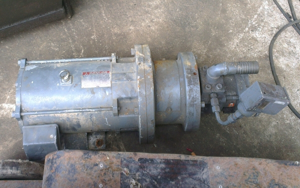 Sell> มอเตอร์+ปั้มไฮดรอลิค มิตซู 7.5 HP/ 3 เฟส/ 200 V/ ปั้มของ Sumitomo นครปฐมครับ