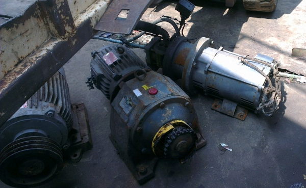 Sell> มอเตอร์+ปั้มไฮดรอลิค มิตซู 7.5 HP/ 3 เฟส/ 200 V/ ปั้มของ Sumitomo นครปฐมครับ