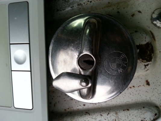 ขาย ฝาถังน้ำมันBMW