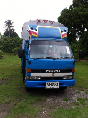 ขายถูก รถบรรทุก 6 ล้อกลาง  ISUZU.   ปี 2540  คุณท๊อป. 087-786-4923