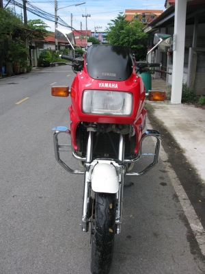 มาแล้ว YAMAHA FZ 750cc POLICE Japan มาแล้ว YAMAHA FZ 750cc POLICE Japan