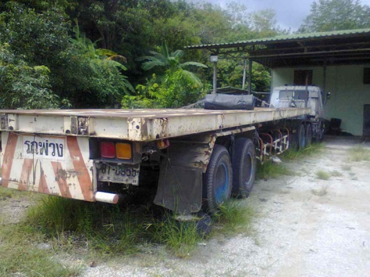 Hino FM3M เดิม ๆ พร้อมหางพื้นเรียบ 12 M 2 เพลา