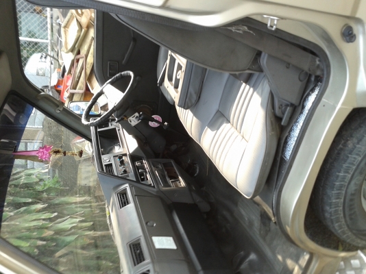 ขาย     NISSAN  URVAN  ปี 95