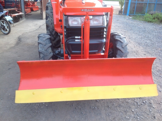 ปัญญาแทรคเตอร์มาแล้ว...จัดมาให้ครับ คูโบต้า L3408 พร้อมใบมีดตราช้าง เล่มทะเบียนพร้อม จัดส่ง อ.วังจันทร์ จ.ระยอง