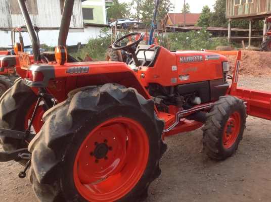 ปัญญาแทรคเตอร์มาแล้ว...จัดมาให้ครับ คูโบต้า L3408 พร้อมใบมีดตราช้าง เล่มทะเบียนพร้อม จัดส่ง อ.วังจันทร์ จ.ระยอง