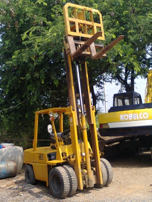 ขายด่วนรถยกฟอร์คลิฟต์ โคมัสซุ เครื่องอีซุซุดีเซล ยก3ตันครึ่ง รุ่น7