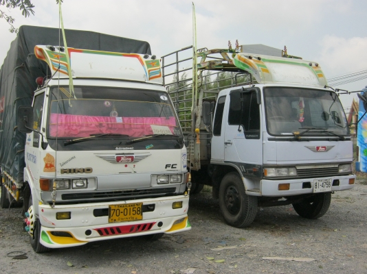 บุญเลิศ รุ่งเรืองขนส่ง รถอยู่มินบุรี รับจ้างขนส่งของทั่วประเทศ