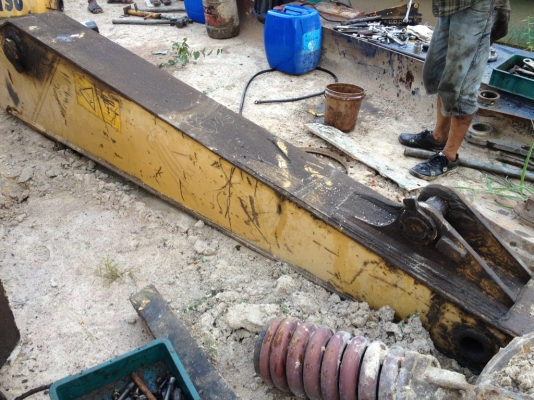 ขายด่วน บูม อาม komatsu200-6สภาพสวย ไม่มีปะครับ ขายยกชุดครับ ขายด่วน บูม อาม komatsu200-6สภาพสวย ไม่มีปะครับ ขายยกชุดครับ