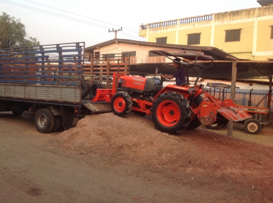 ปัญญาแทรคเตอร์มาแล้ว...จัดมาให้ครับ คูโบต้า L3408 DI พร้อมใบมีด โรตาลี่ตราช้าง