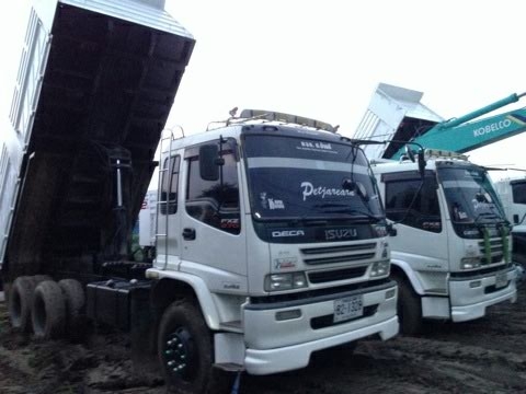 ขายรถ 10 ล้อดัมพ์ 2 คัน ISUZU DECA 270 ปี 2550 แม็กซ์โหลด กระบะเหล็กสามมิตรลอนเฉียงคอกเสมอหัว ยางใหม่ทุกเส้น รถวิ่งได้ 90000 กิโลเมตร ถ้าซื้อ 2 คันราคา 4200000 ถ้าซื้อคันเดียวราคา 2250000 รถสภาพสวยมากๆ
