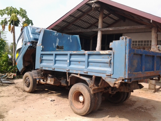 ISUZU NPR57G 115 แรง 4BD1 F หลัง เพาเวอร์ และTLD74 ราคา 78000 และรถส้วมNKR88ห้างแท้เกียร์สั้นยกหัวได้ราคา258000