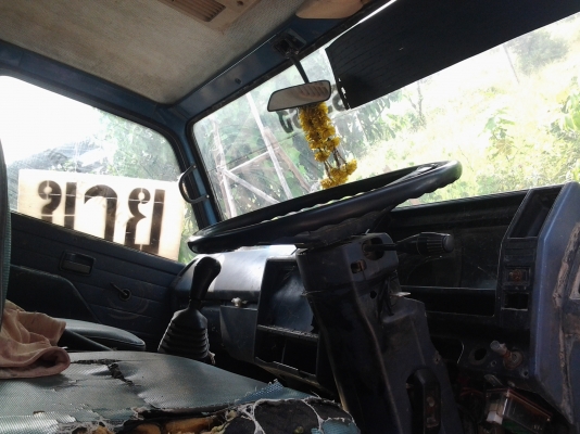 ISUZU NPR57G 115 แรง 4BD1 F หลัง เพาเวอร์ และTLD74 ราคา 78000 และรถส้วมNKR88ห้างแท้เกียร์สั้นยกหัวได้ราคา258000