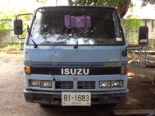 รถ 4 ล้อ ยี่ห้ออีซุซุ รถห้าง เครื่อง 88 NKR ปี 33 สภาพดี พร้อมใช้งาน