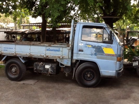 รถ 4 ล้อ ยี่ห้ออีซุซุ รถห้าง เครื่อง 88 NKR ปี 33 สภาพดี พร้อมใช้งาน