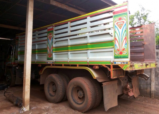 ISUZU ROCKY FVZ 175 HP วางเครื่อง 210 HP 6HH1 สิบล้อดั๊มพ์ 2 เพลา กระบะดั๊มพ์เหล็ก 12 ตันของสามมิตรลอนนอนสวยจัดทั้งคัน ช่วงล่าง 2 เพลาของร็อกกี้ 240 เครื่องวางใหม่แน่นดีแรงดีมีเอกสารใบคุมให้ครบพร้อม ภายในเก๋งคอนโซลลสวยสภาพเต็ม แอร์เย็น พวงมาลัยเพาเวอร์ ระ