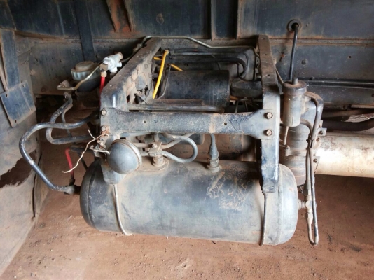 ISUZU ROCKY FVZ 175 HP วางเครื่อง 210 HP 6HH1 สิบล้อดั๊มพ์ 2 เพลา กระบะดั๊มพ์เหล็ก 12 ตันของสามมิตรลอนนอนสวยจัดทั้งคัน ช่วงล่าง 2 เพลาของร็อกกี้ 240 เครื่องวางใหม่แน่นดีแรงดีมีเอกสารใบคุมให้ครบพร้อม ภายในเก๋งคอนโซลลสวยสภาพเต็ม แอร์เย็น พวงมาลัยเพาเวอร์ ระ