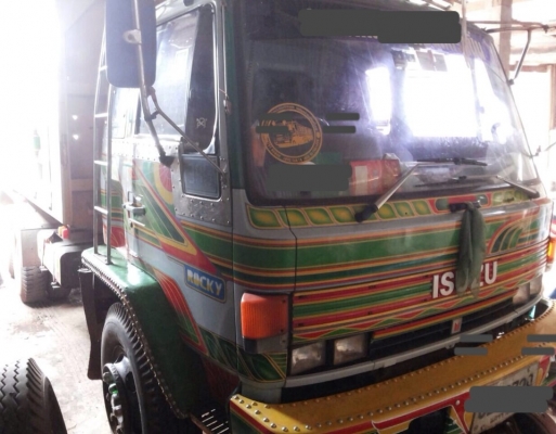 ISUZU ROCKY FVZ 175 HP วางเครื่อง 210 HP 6HH1 สิบล้อดั๊มพ์ 2 เพลา กระบะดั๊มพ์เหล็ก 12 ตันของสามมิตรลอนนอนสวยจัดทั้งคัน ช่วงล่าง 2 เพลาของร็อกกี้ 240 เครื่องวางใหม่แน่นดีแรงดีมีเอกสารใบคุมให้ครบพร้อม ภายในเก๋งคอนโซลลสวยสภาพเต็ม แอร์เย็น พวงมาลัยเพาเวอร์ ระ