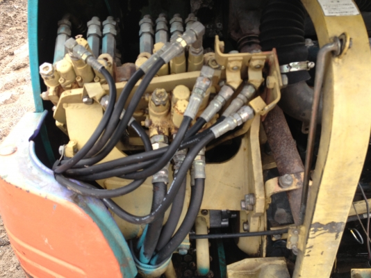 ขาย komatsu pc 40-7เอวแน่น เครื่องแน่นมีVDO  299000 ครับ