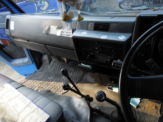 ขาย 6 ล้อดั้ม NPR -115 สภาพดี สวยจัด ขาย 6 ล้อดั้ม NPR -115 สภาพดี สวยจัด