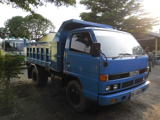 ขาย 6 ล้อดั้ม NPR -115 สภาพดี สวยจัด ขาย 6 ล้อดั้ม NPR -115 สภาพดี สวยจัด