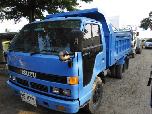 ขาย 6 ล้อดั้ม NPR -115    สภาพดี  สวยจัด