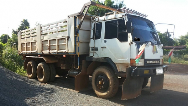 ***ขายแล้วครับขอบคุณ Truck2hand ขาย10ล้อ2พลาดั๊ม "ไอ้หลงสายฟ้า 195" MITSU FN527M-A เครื่อง6D16 195HP เครื่องเดิมๆ แรงดี ไม่หลวม เกียร์ 10สปีด ช่วงล่างแน่นคัสซีดีสวยไม่ผุไม่ดาม กระบะดั๊มเหล็กKAC สภาพดี พื้นดีข้างดีมีผุนิดหน่อย เบรคเล็ก สาแหรกตรง