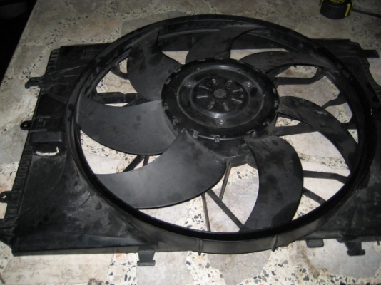 ขายพัดลมเบนซ์ 20 นิ้วสภาพสวย 2,800