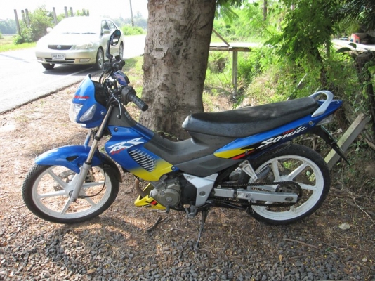 ขายฮอนด้า โซนิค 125 เรือนไมล์สีฟ้า ทะเบียนพร้อมโอน สภาพเดิมๆ 12,000 บาท