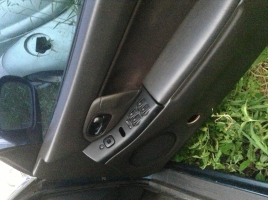 ขาย/อยากแลกมอไซคับ..มาสด้าแลสติสขับได้เครื่องดีช่วงล่างดีแอรเย็น..(ไม่มีทะเบียนคับ)..เอาแบตมาใส่ก็ขับได้ขับ-ยางแบนอยู่