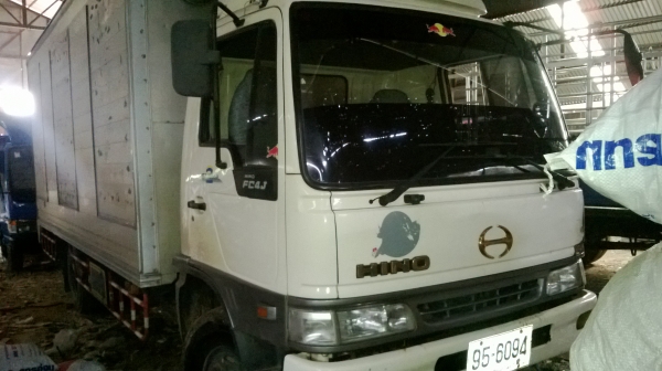 ขายถูกๆHINO FC4J เสมอทองปี2547 เครื่องJO5C เทอโบเครื่องดีมากๆไม่เคยแกะไม่มีซึม รถห้างแท้ๆ ยาว5.5เมตรคัสซีไม่มีสนิมไม่มีโกร่งแอร์เย็น ยางเลเดี้ยนใหม่ๆ6เส้น