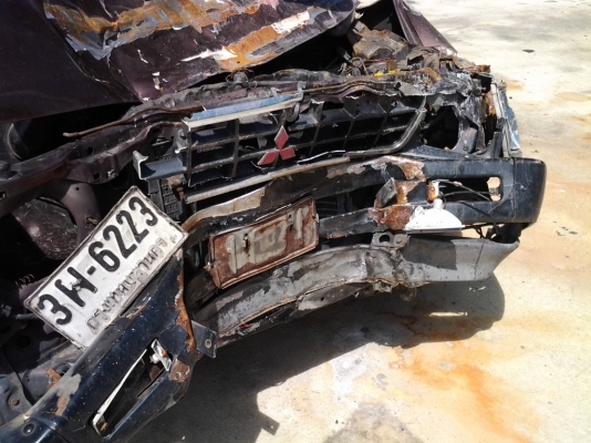 ขารถกระบะ ไซโคลน ตอนเดียว โดนชนหน้ามา ขารถกระบะ ไซโคลน ตอนเดียว โดนชนหน้ามา