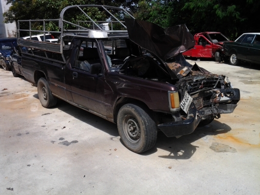 ขารถกระบะ ไซโคลน ตอนเดียว โดนชนหน้ามา