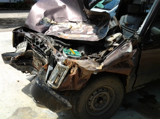 ขารถกระบะ ไซโคลน ตอนเดียว โดนชนหน้ามา ขารถกระบะ ไซโคลน ตอนเดียว โดนชนหน้ามา