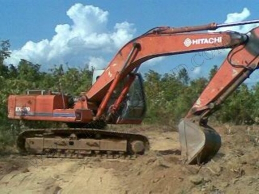 รถแบคโฮ HITACHI EX200 รุ่น 1สภาพพร้อมใช้งาน