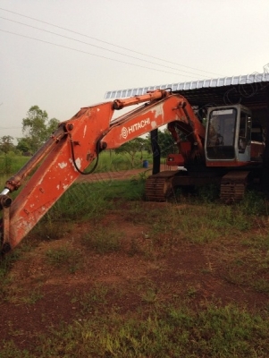 รถแบคโฮ HITACHI EX200 รุ่น 1สภาพพร้อมใช้งาน รถแบคโฮ HITACHI EX200 รุ่น 1สภาพพร้อมใช้งาน