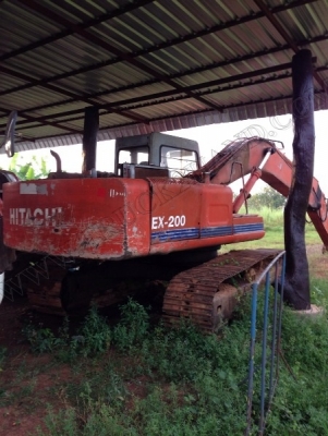 รถแบคโฮ HITACHI EX200 รุ่น 1สภาพพร้อมใช้งาน รถแบคโฮ HITACHI EX200 รุ่น 1สภาพพร้อมใช้งาน