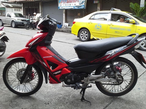 wave 125 x ปี 53 ดิสก์หน้า หลัง เครื่องเดิมๆ แน่นๆไม่หลวม ไม่มีควันขาว เอกสาร ชุดโอนครบ