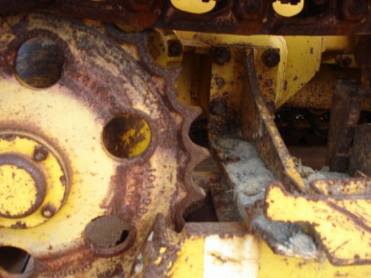 ขายรถแทรกเตอร์ KOMATSU D20P-7E แทร็กเหล็กดีมากแบบตีนเป็ด ชั่วโมงน้อย รถนอกนำเข้า สภาพดี เครื่องดี ถึงไทยแล้ว ติดต่อมานะ 085-9049669