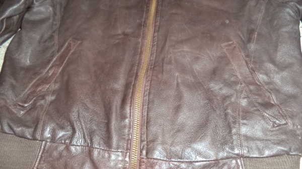 เสื้อหนังสภาพดี ขนาด  L