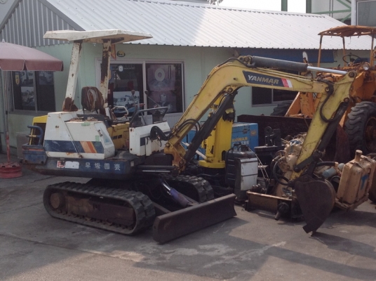 ขายรถขุดเก่าญี่ปุ่น YANMAR B22 แทรคยาง